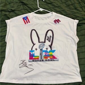 White Graphic Crop Top with Colorful Design - Benito bowl